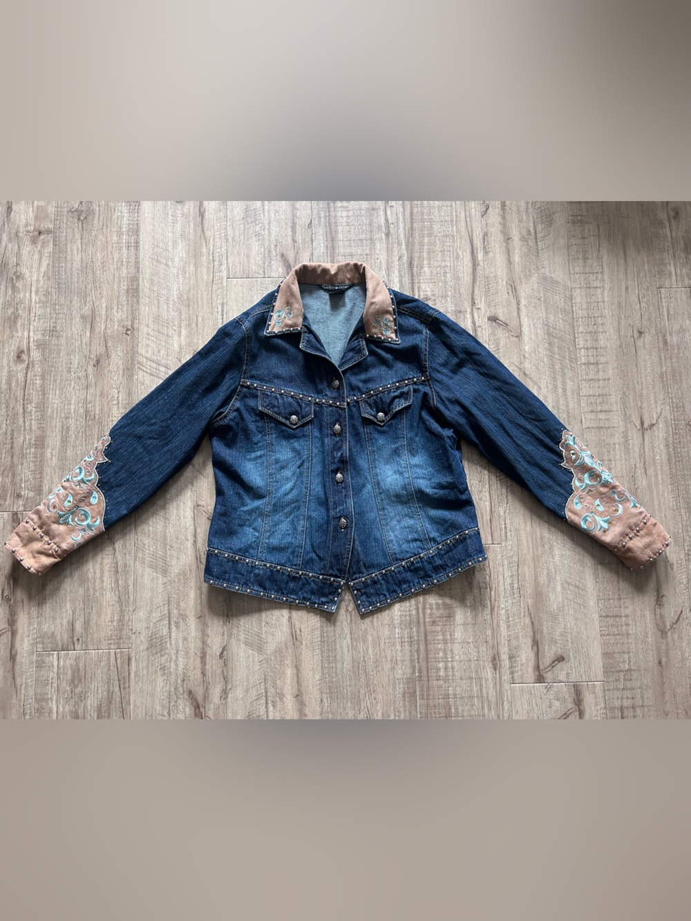 vintage Western style denim jean jacket Embellished embroidered cowgirl farm